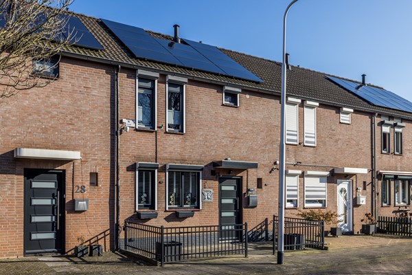 Verkocht: Instapklare gemoderniseerde tussenwoning met tuin en berging in Eygelshoven in bosrijke omgeving